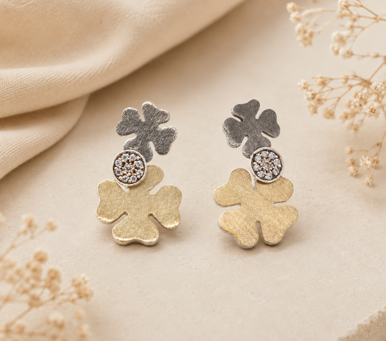 Brincos Trevos Prata e Ouro 9kt