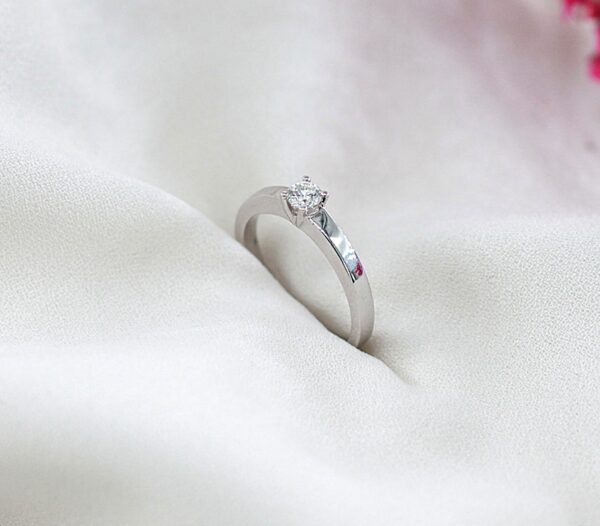 Anel Solitário Diamante Ouro 18kt