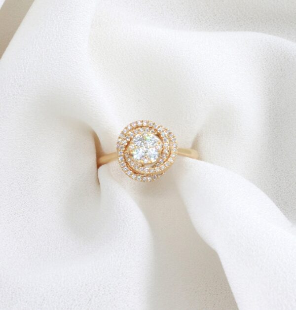 19.2Kt Gold Diamond Center Ring