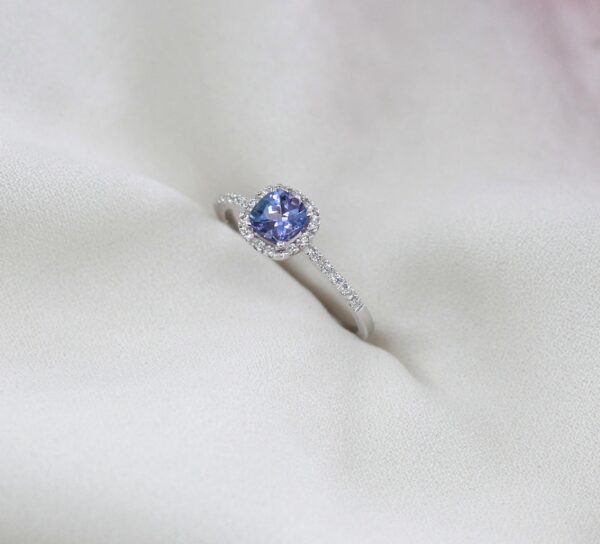 Anel Tanzanite e Diamantes Ouro 19,2KT