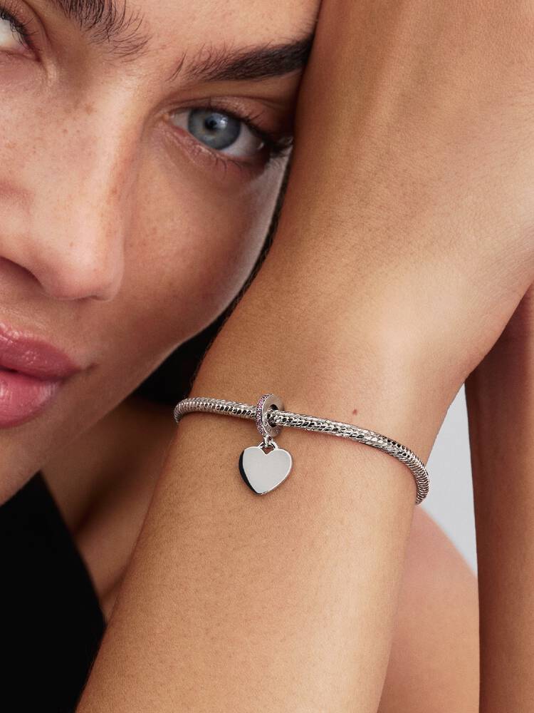 2025Q3E_collection_moments_go_ac_tp_pdp_model_trendinglane_08_1x1_RGB_charm