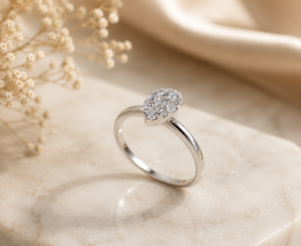 Anel Lagrima Diamantes Ouro 19,2Kt