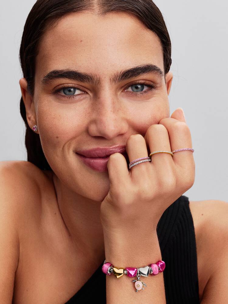 2026Q1A_collection_moments_go_con_ic_pdp_model_styled_08_1x1_RGB