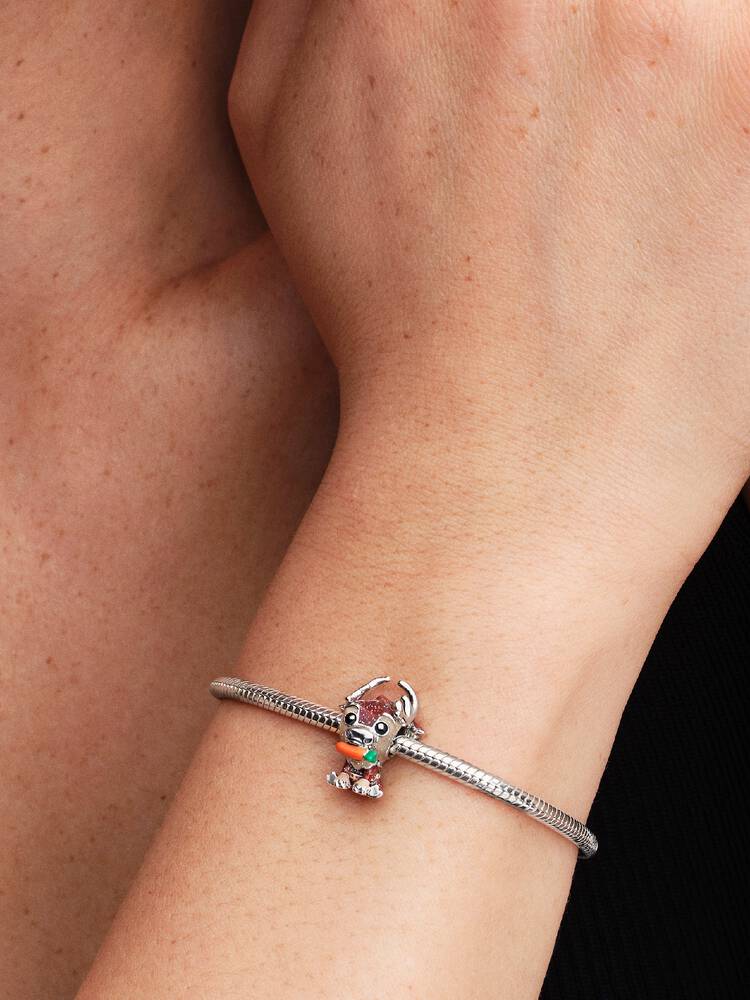 2025Q4G_collection_disney_go_ac_tp_pdp_model_single_10_1x1_RGB_charm