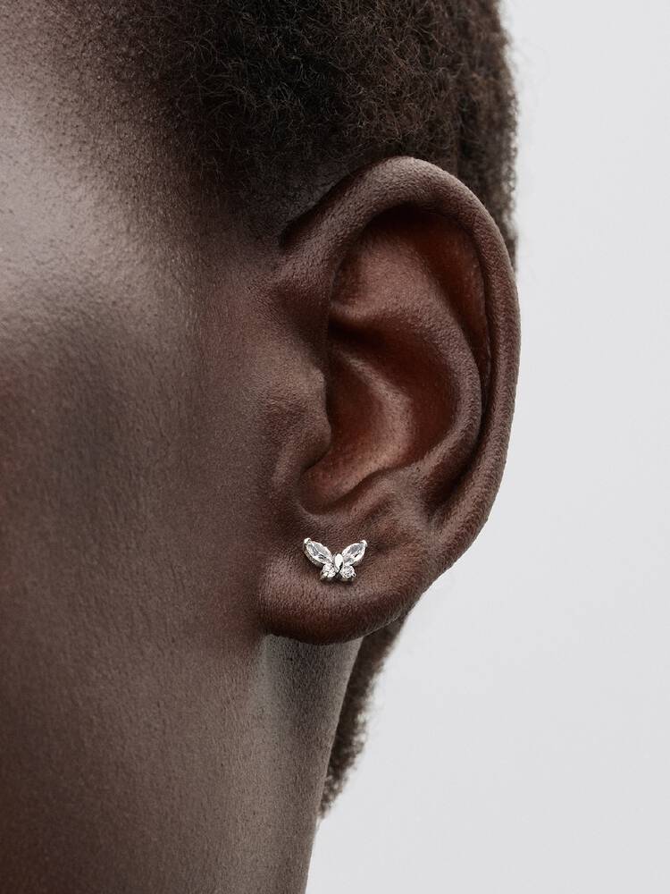 2025Q4G_collection_timeless_go_ac_tp_pdp_model_single_11_1x1_RGB_earring