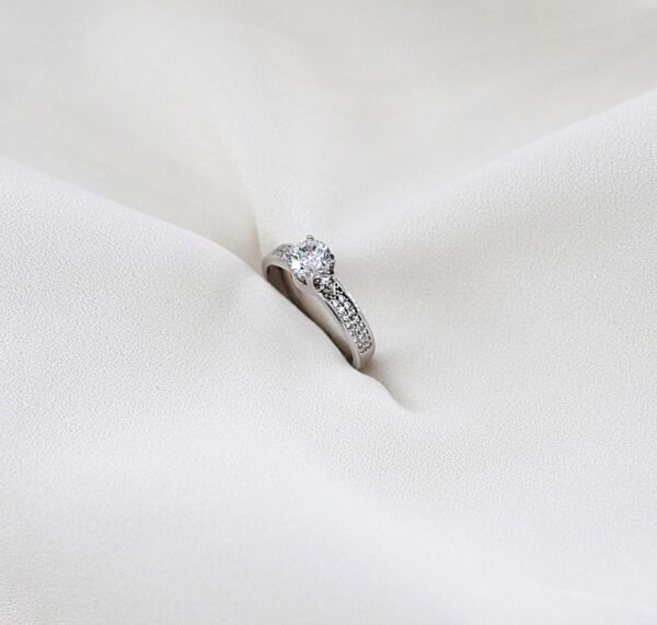 Anel Solitário Zircónia Ouro Branco 9kt