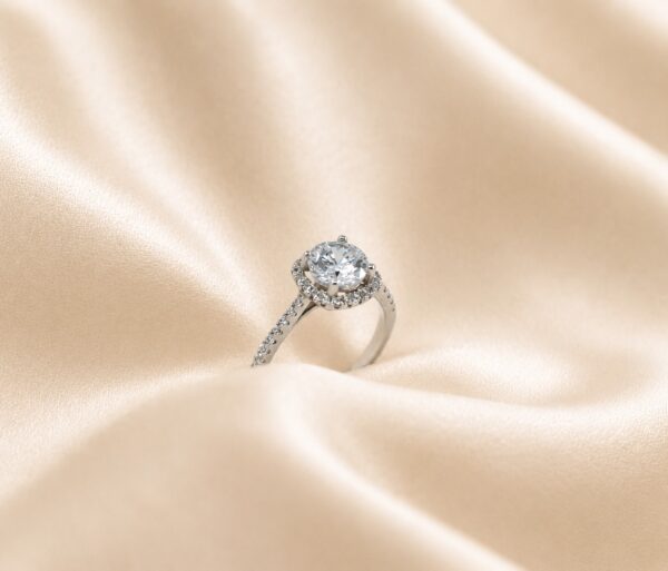 Anel Solitário Ouro Branco 19,2kt