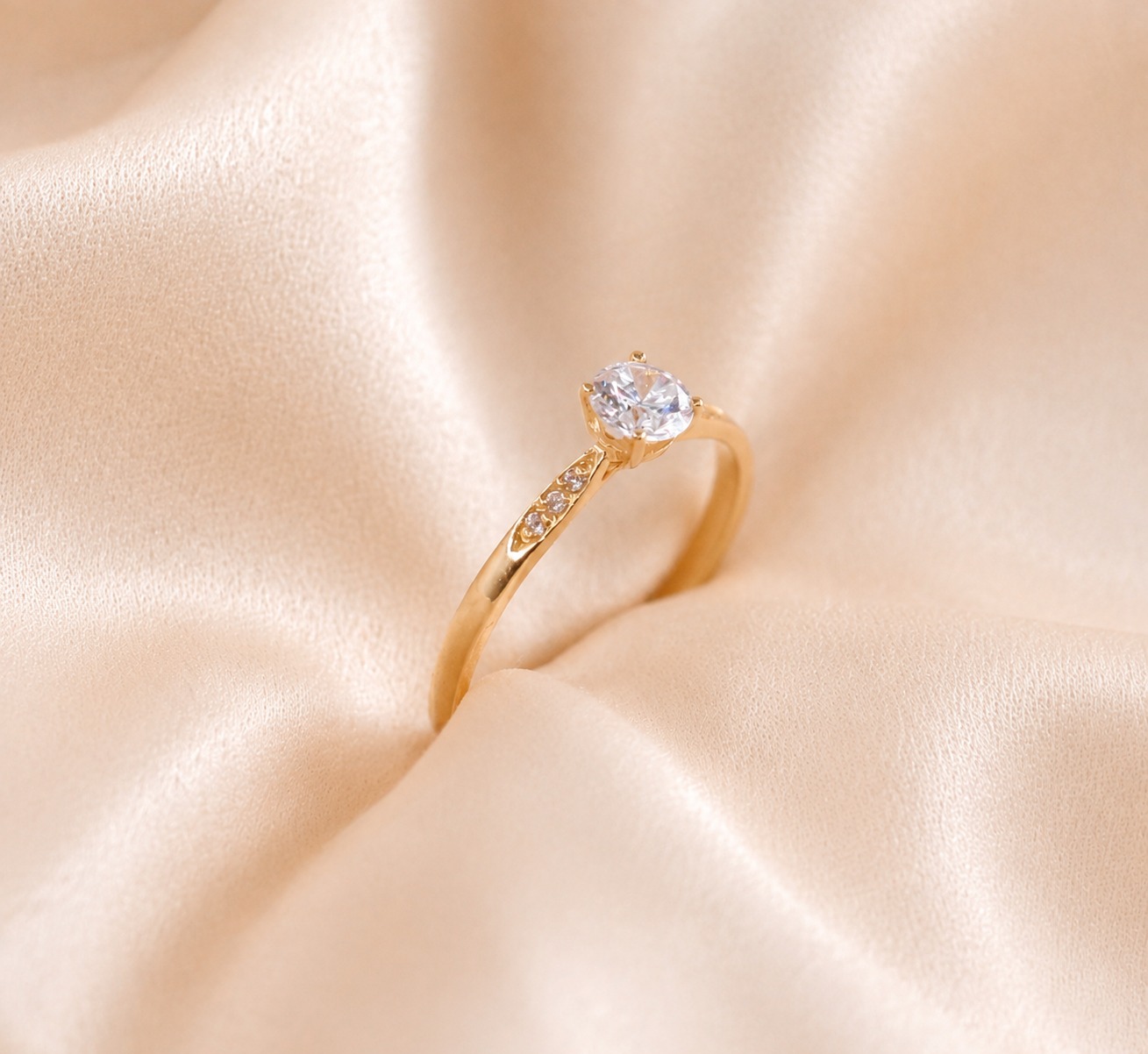 Anel Solitário Zircónias Ouro 19,2Kt