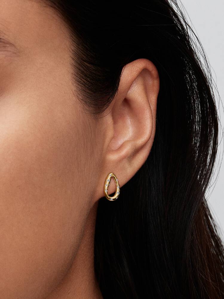 2026Q2D_collection_essence_go_con_ic_pdp_model_single_16_1x1_earring