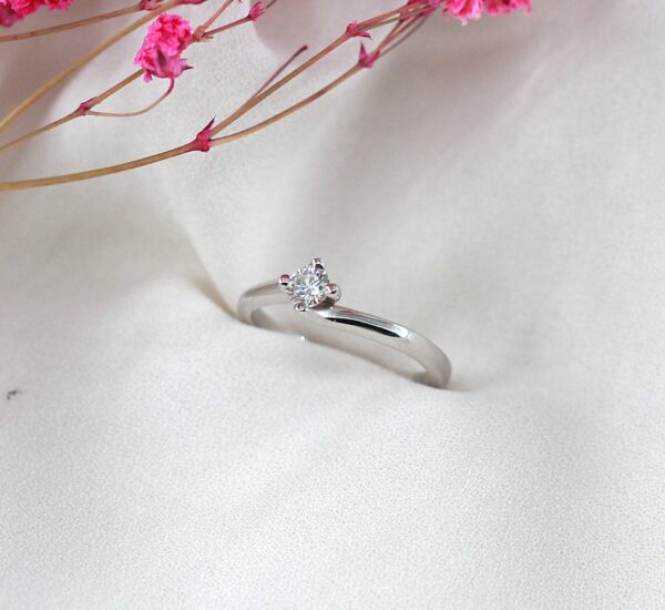 Anel Solitário Diamante Ouro Branco 19,2Kt