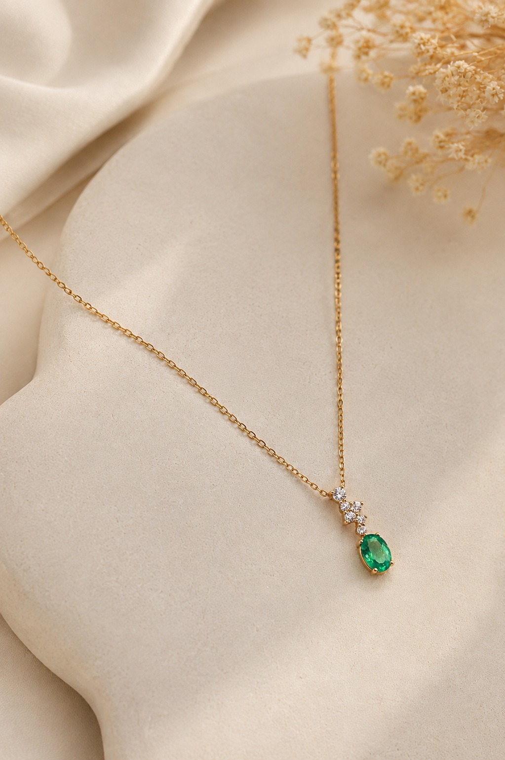 Colar Diamantes e Esmeralda Ouro 19,2Kt
