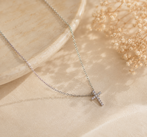 Colar Cruz Diamantes Ouro Branco 19,2Kt