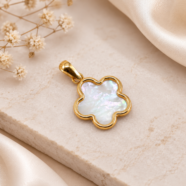 Medalha Flor Madrepérola Ouro 19,2Kt
