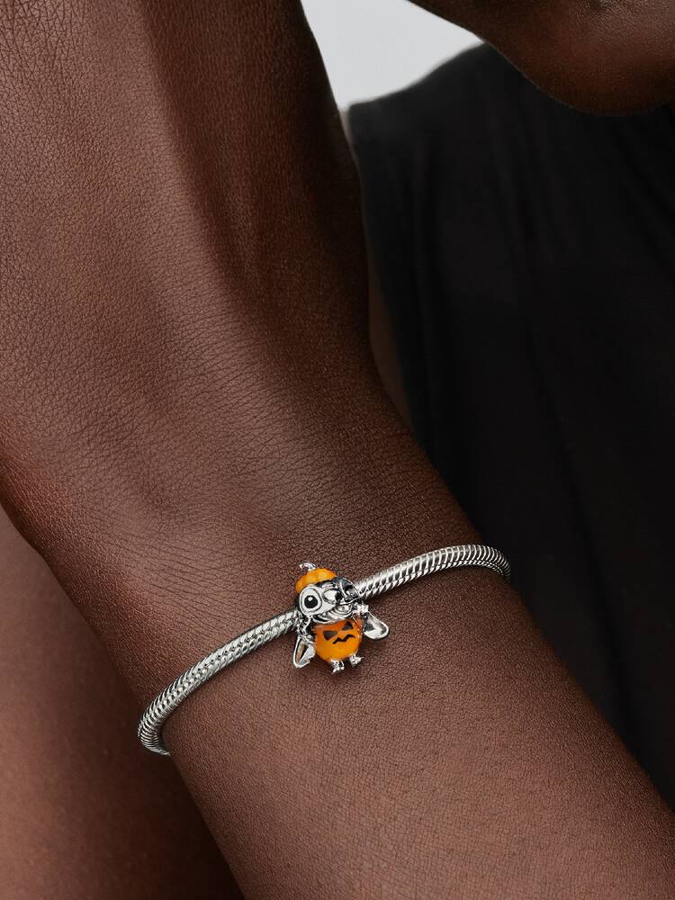2026Q3E_collection_disney_go_con_ic_pdp_model_single_03_1x1_RGB_charm