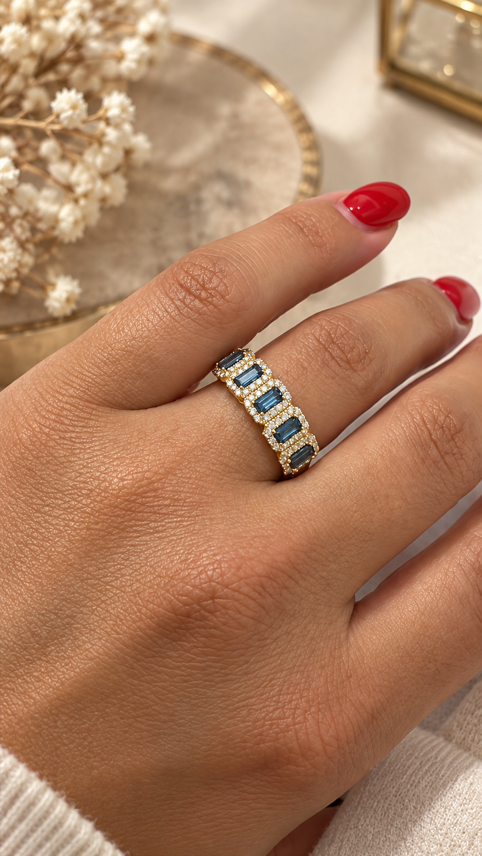 Anel Ouro19.2Kt 5Safiras Retangulares 1ct + Diamantes 0.38cts1