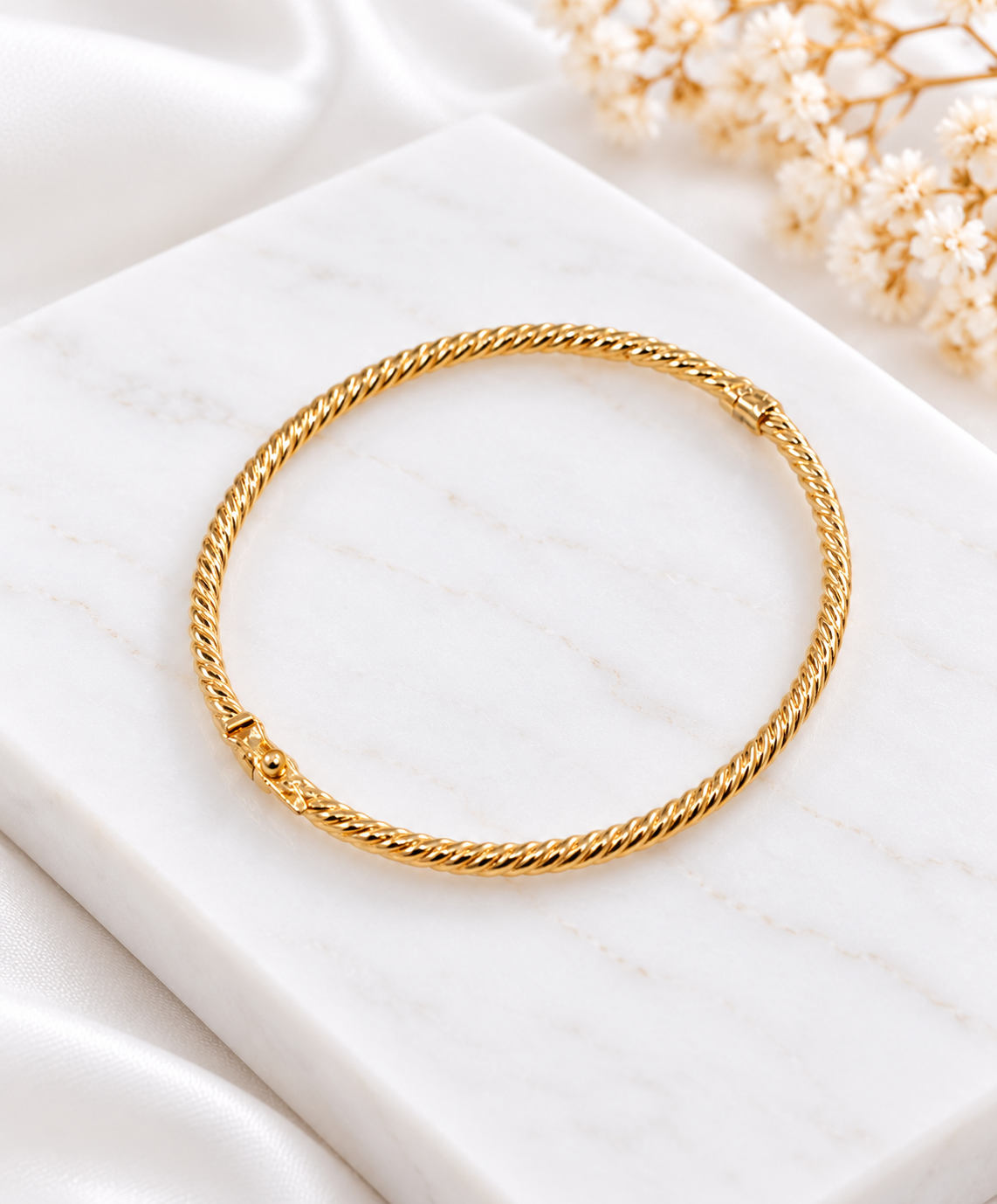 Bracelete Dourado em Mármore e Flores Secas