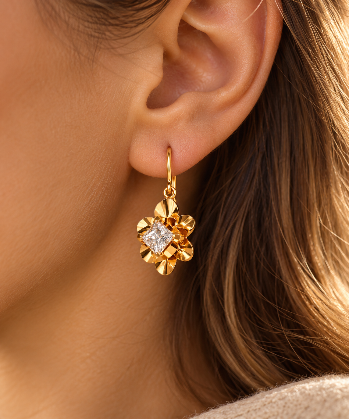 Brincos Ouro19.2Kt Flor Zirconias Gancho orelha