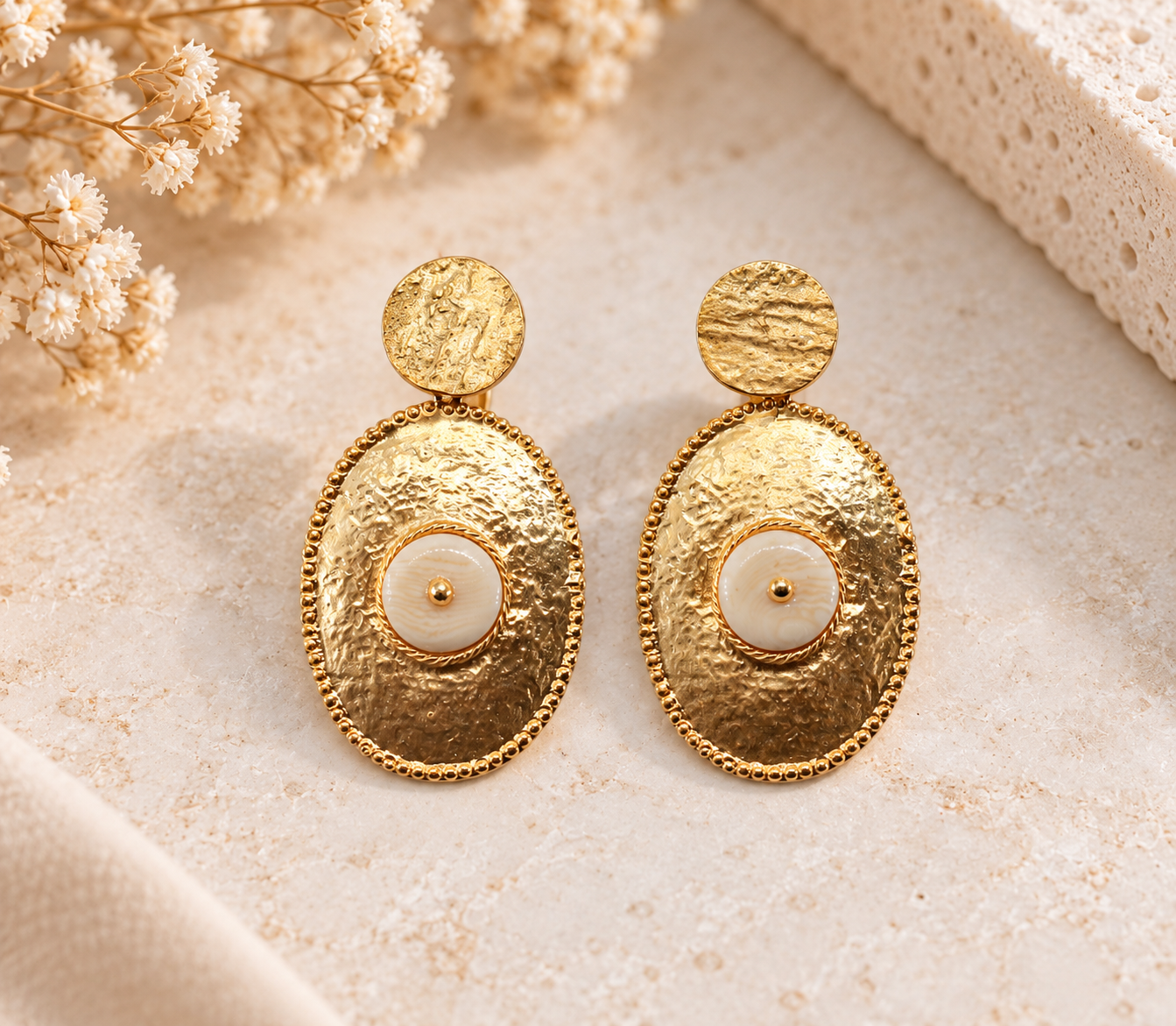 Brincos PrataDourada925 2Chapas Pendentes PedraCreme
