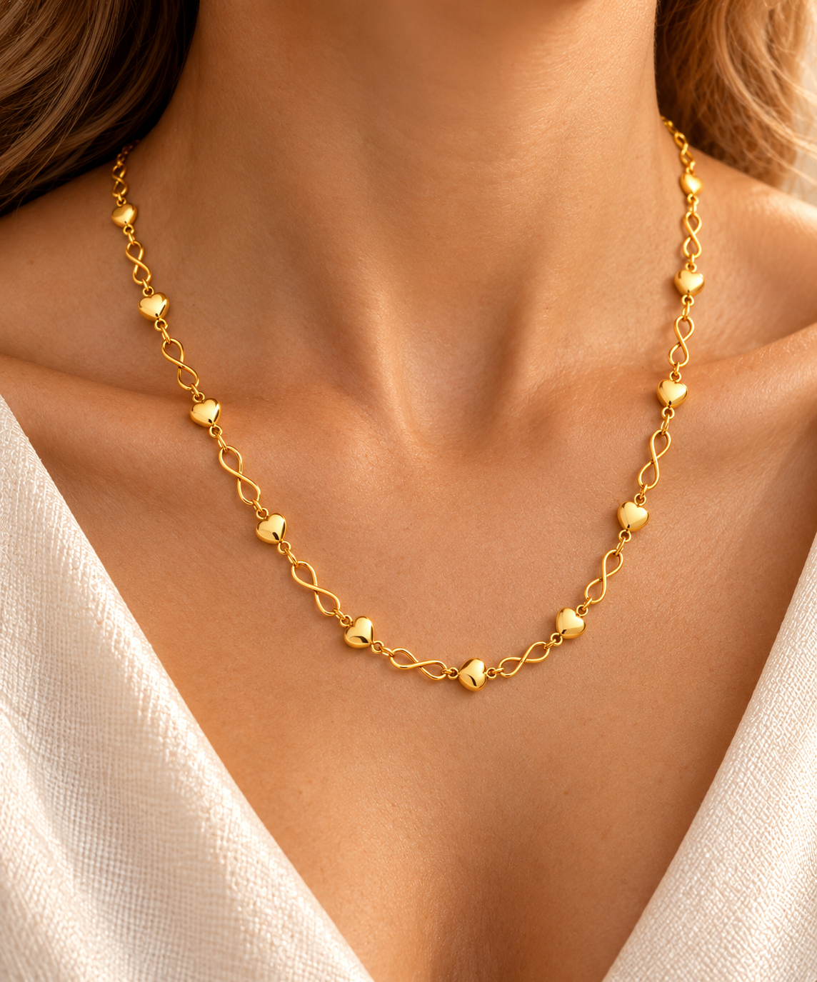 Colar Dourado de Corações e Infinito (1)